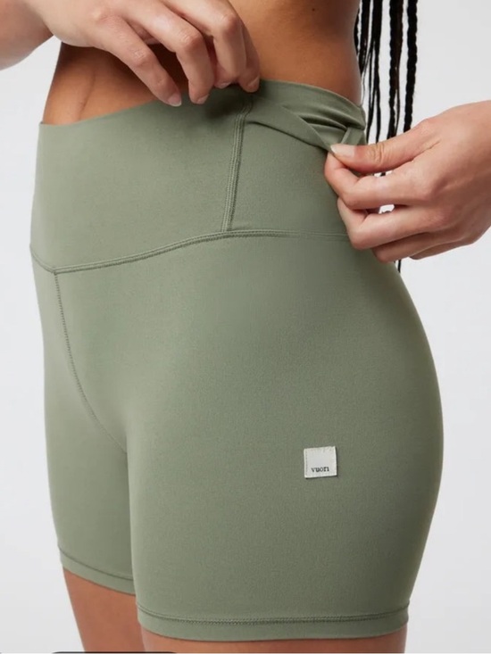 Vuori Pants - AllTheForm 6in biker shorts
